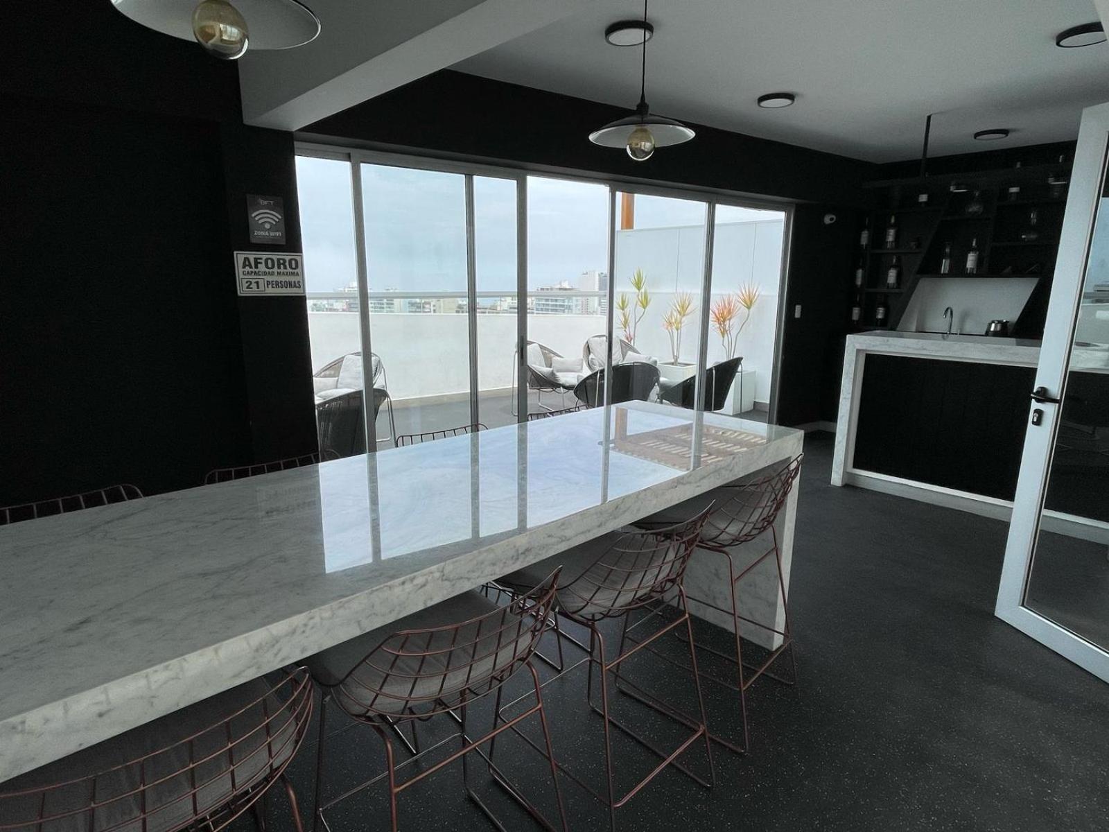 14th Floor Lovely 1405st