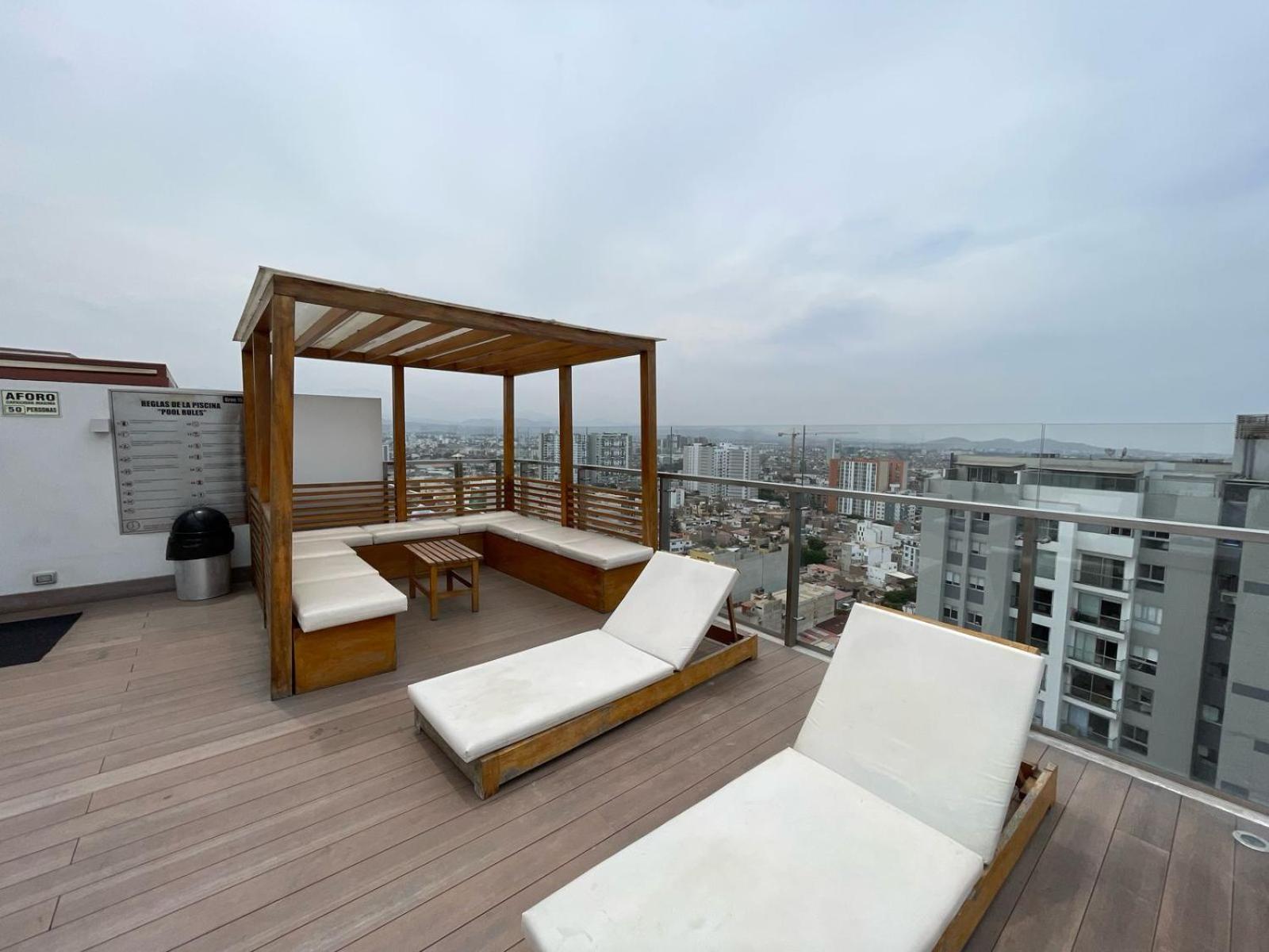 14th Floor Lovely 1405st Apartment