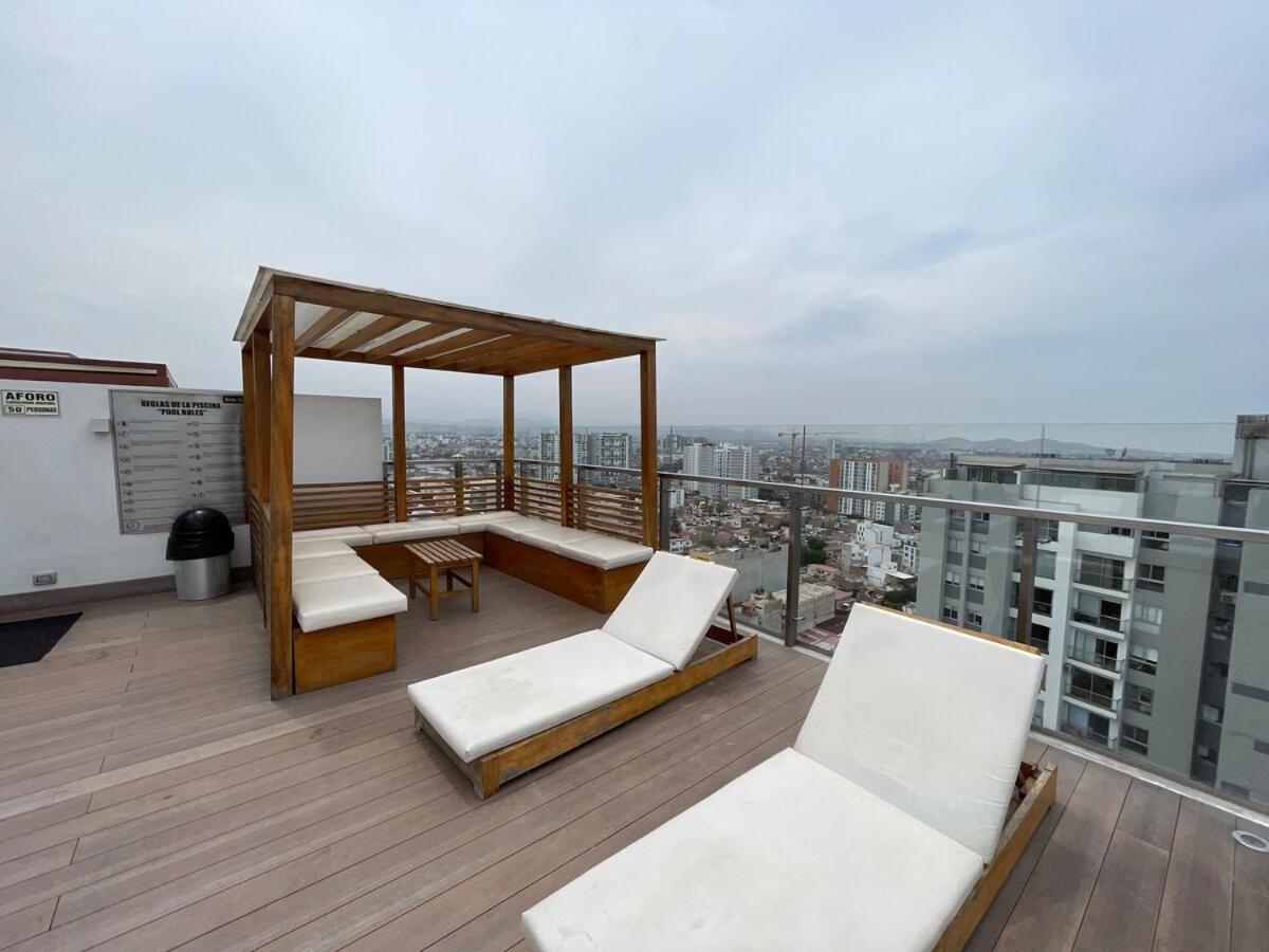 14th Floor Lovely 1405st Apartment
