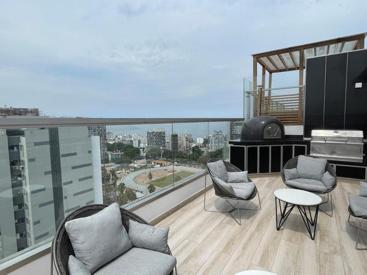 14th Floor Lovely 1405st Apartment